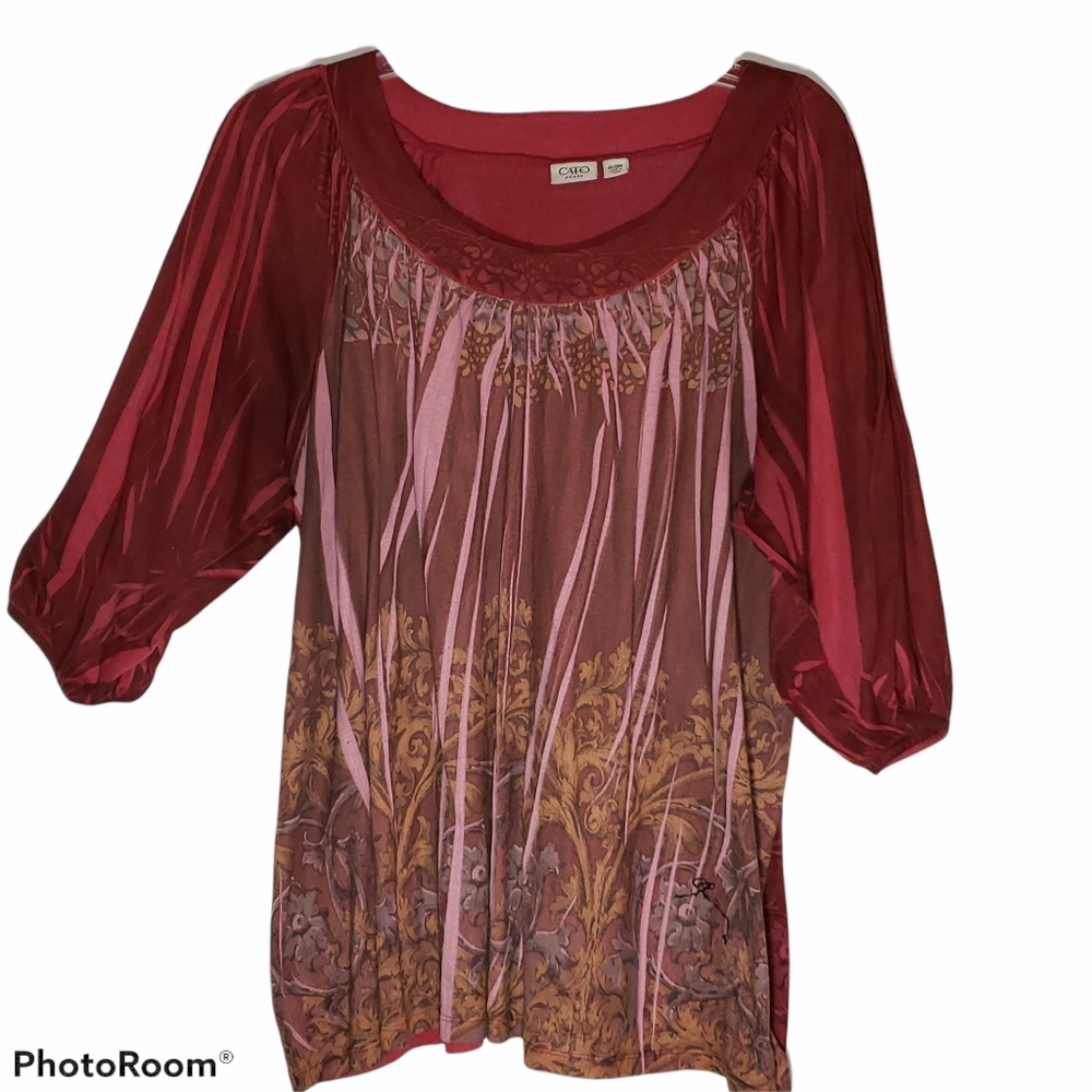 Cato's women's plus size 26W geometric pull over top. 753